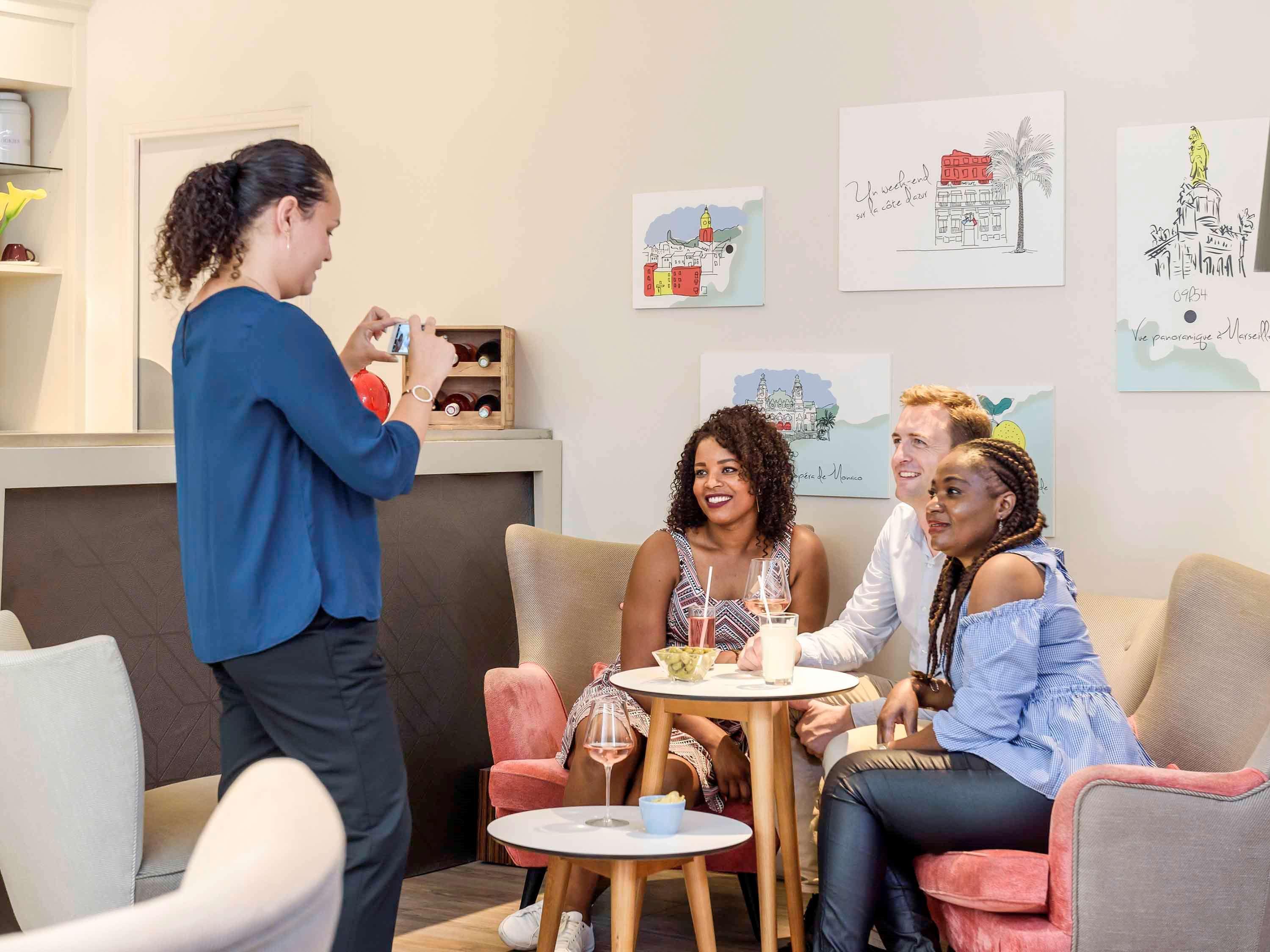 Mercure Marche Aux Fleurs Hotell 4*
