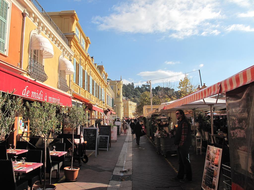 Hotell Mercure Marche Aux Fleurs 4*